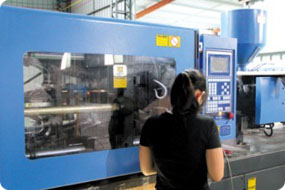 全自動(dòng)注塑機(jī)